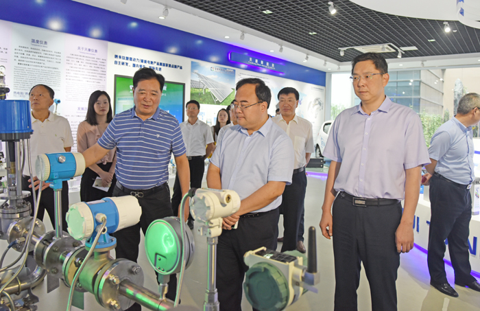 安徽省信用擔保集團有限公司黨委書記、董事長嚴晨到天康集團調研工作。