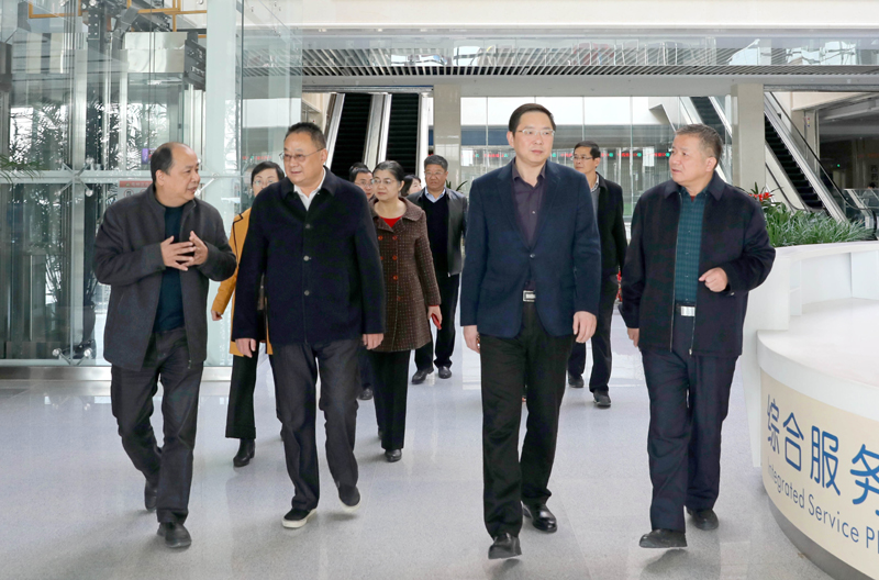 滁州市人大常委會副主任李慶寧一行來天康醫院調研。