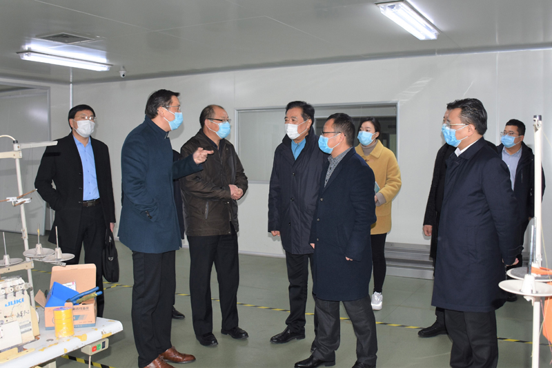 天長(zhǎng)市委書(shū)記鄧?yán)^干一行到安徽天康集團(tuán)考察防疫和復(fù)工情況